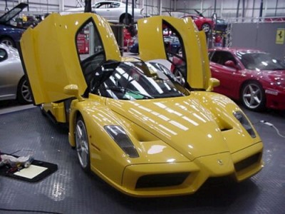 Ferrari Enzo Front: click to zoom picture.