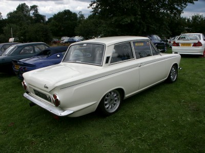Ford Cortina: click to zoom picture.