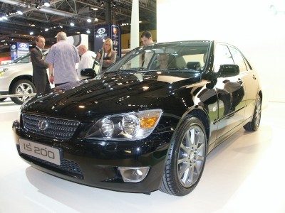 Lexus IS200: click to zoom picture.